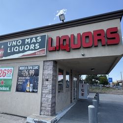 Uno Mas Liquors