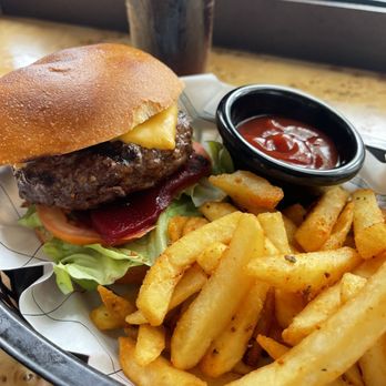The Endeavour Tap Rooms - Oz Burger - Breweries Near Me - Sydney, NSW