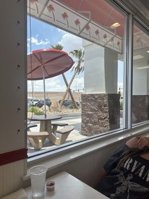 In-N-Out Burger by null