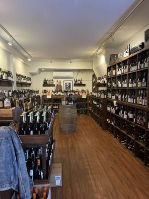 Cool Wine & Spirits by null