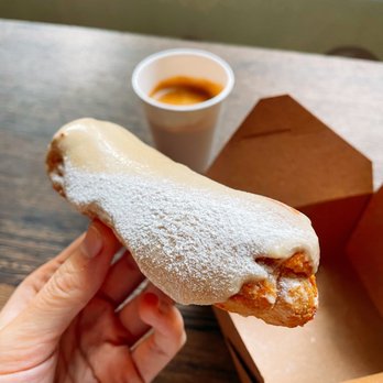 Dahlia Bakery - Eclair - Bakeries Near Me - Seattle, Washington