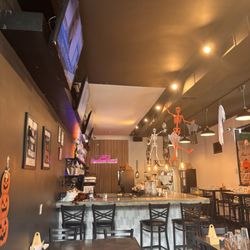 AR's Breakfast & Brunch - Inside
