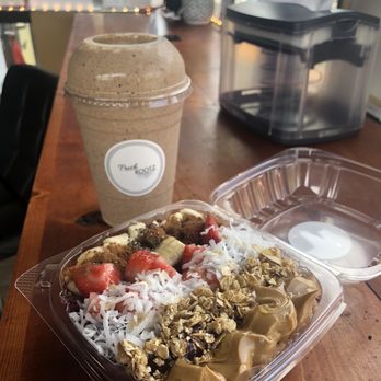 Fresh Rootz - Acai Bowls & Chianana Boost Smoothie - Juice Bars & Smoothies Near Me - Detroit, Michigan