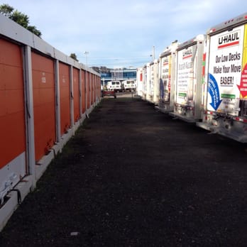 U Haul - Easy access drive up storages available! - Self Storage Near Me - Saint-Hubert, Quebec