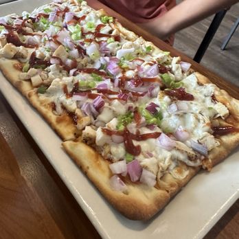 Mr Brews Taphouse - Burgers Near Me - Murfreesboro, Tennessee