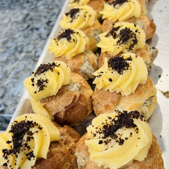808_Puffs - Cookies & Cream Puffs - Food Trucks Near Me - Waianae, Hawaii