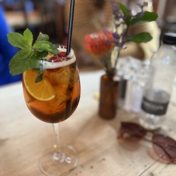 The Red Lion - Pimm's and Lemonade - Pubs Near Me - London, XGL The Red Lion - Pimm's and Lemonade - Pubs Near Me - London, XGL