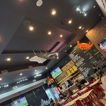 Grab A Crab - Ambiance of the grab a crab is really cool! - Cajun/Creole Near Me - Monterey Park, California