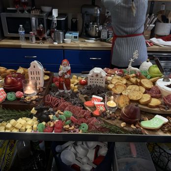 Antsy Nancy - Christmas Charcuterie - Specialty Schools Near Me - Catalina Foothills, Arizona