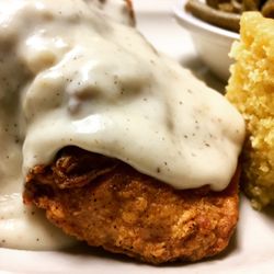 MEs Place - Chicken fried chicken w/country gravy
