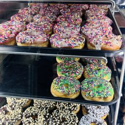 Yum Yum Donuts