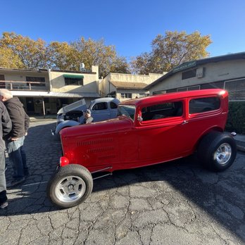 Geppetto's Caffe - Car show Sunday's, call Gepettos for schedule - Sandwiches Near Me - Orinda, California