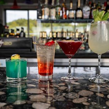 Rooftop 120 - Lounges Near Me - Glastonbury, Connecticut