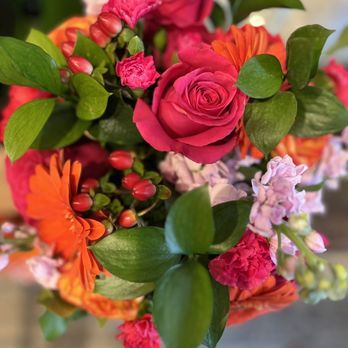 Events Galindo Floral Design - Top view of spring bouquet - Florists Near Me - Chicago, Illinois Events Galindo Floral Design - Top view of spring bouquet - Florists Near Me - Chicago, Illinois