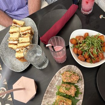 Casablanca - Tuna, chicken sandwich, tots - Cocktail Bars Near Me - Dallas, Texas