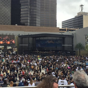 Caesars Superdome - Stadiums & Arenas Near Me - New Orleans, Louisiana Caesars Superdome - Stadiums & Arenas Near Me - New Orleans, Louisiana