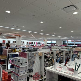 Ulta Beauty - Cosmetics & Beauty Supply Near Me - Hollister, California