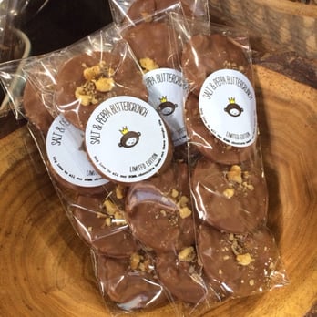 Soma Chocolatemaker - Salt and peppa butter crunch, limited edition y'all ! - Chocolatiers & Shops Near Me - Toronto, Ontario Soma Chocolatemaker - Salt and peppa butter crunch, limited edition y'all ! - Chocolatiers & Shops Near Me - Toronto, Ontario