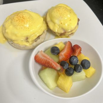 Lunas Restaurant - Eggs Benedict with fruit - Desserts Near Me - Daytona Beach Shores, Florida Lunas Restaurant - Eggs Benedict with fruit - Desserts Near Me - Daytona Beach Shores, Florida