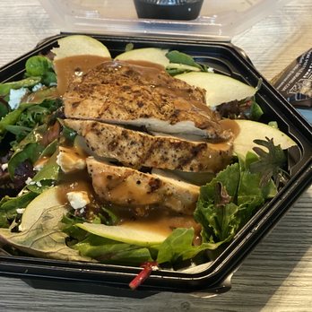 Kraft Cafe - Kraft fall salad with grilled chicken - Coffee & Tea Near Me - Naples, Florida