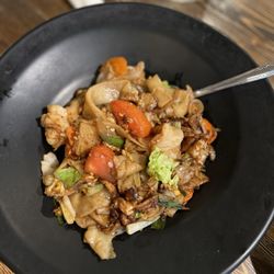 Tomi Thai Restaurant - Drunken Noodles