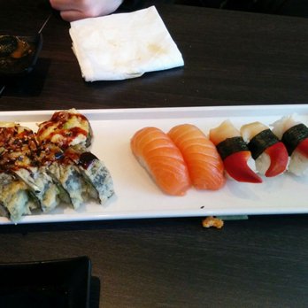 Kimura Sushi - Crazy eel roll and surf clam sushi - Sushi Bars Near Me - Chicago, Illinois
