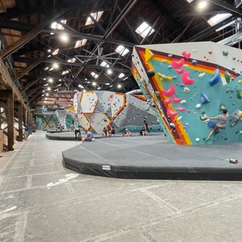 Pacific Pipe Climbing - Upstairs bouldering. - Climbing Near Me - Oakland, California