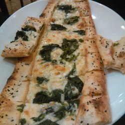 Sultan Dönerladen - Pide mit Spinat und Käse