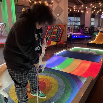 Forum Social House - Awesome mini golf ($15/person) - Bars Near Me - Bellevue, Washington
