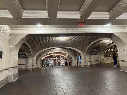 Whispering Gallery in Grand Central Terminal by null