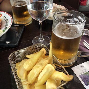 Au Vieux Paris d'Arcole - Fries and beer - French Near Me - Paris, 75 Au Vieux Paris d'Arcole - Fries and beer - French Near Me - Paris, 75