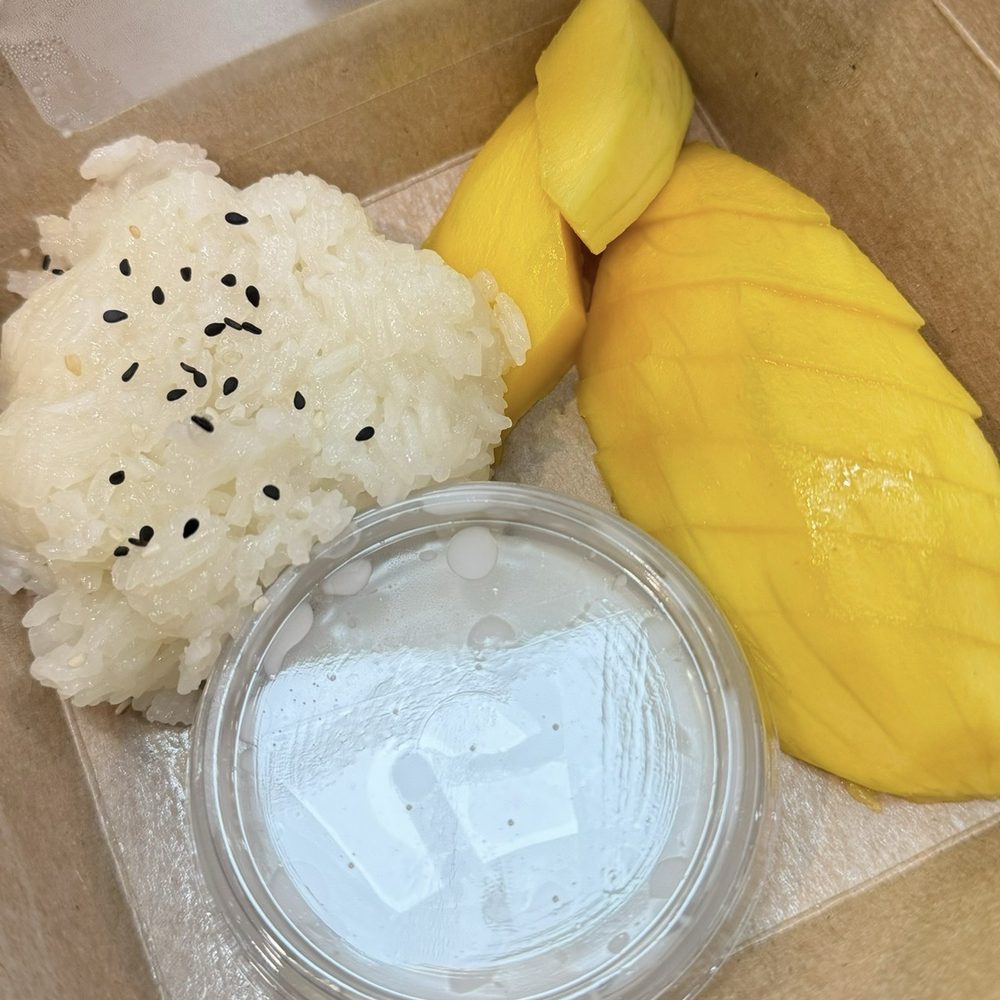 Som Kitchen - Hauptbahnhof - Mango sticky rice - Thai Near Me - Vienna, 9