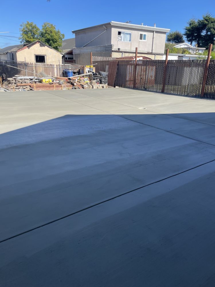 Slide of Contractors Pros