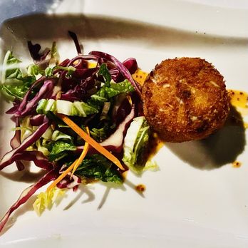 Canoe - Jumbo Lump Crab Cake - New American Near Me - Atlanta, Georgia