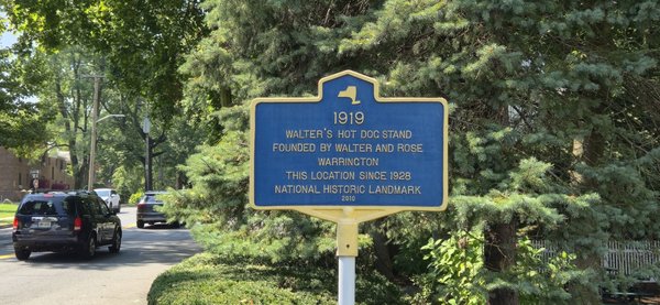 Walter's Hot Dogs - Mamaroneck by null