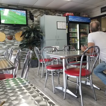 Little Italian Pizza - Everything is bright, clean and up to date - Pizza Near Me - Pompano Beach, Florida Little Italian Pizza - Everything is bright, clean and up to date - Pizza Near Me - Pompano Beach, Florida