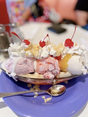 Beaches & Cream Soda Shop by null