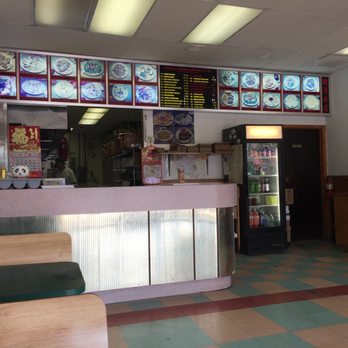 Golden China - the inside of a restaurant - Chinese Near Me - Chesapeake, Virginia