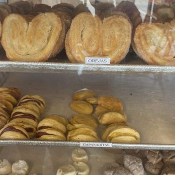 La Princesa Bakery - Pan dulce - Bakeries Near Me - Cudahy, California