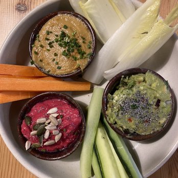 Fauna & Flora - 3 dips with veggie dippers - Cafes Near Me - Lisbon, 11