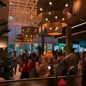 Earls Kitchen + Bar - New American Near Me - Miami, Florida Earls Kitchen + Bar - New American Near Me - Miami, Florida