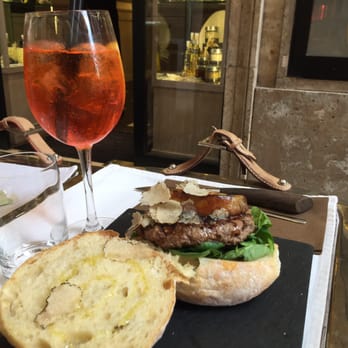 Tartufi & Friends - Burger with foie gras - Italian Near Me - Rome, RM Tartufi & Friends - Burger with foie gras - Italian Near Me - Rome, RM