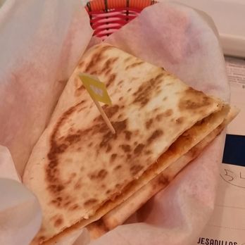 Wahaca - The chicken quesadilla - Mexican Near Me - London, XGL Wahaca - The chicken quesadilla - Mexican Near Me - London, XGL