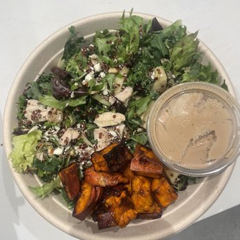Simply Salad - Build Your Own - Salad Near Me - Gardena, California
