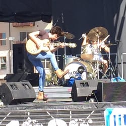 Austin 10/20 - Headliner Black Pistol Fire tearing it up