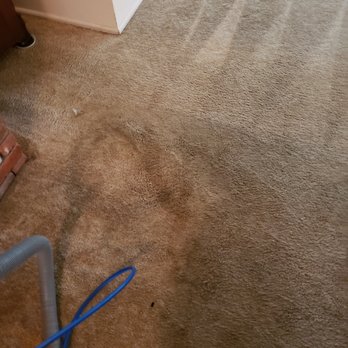 Carpet beautifier - High traffic hallway mid cleaning. Look at the difference. - Carpet Cleaning Near Me Carpet beautifier - High traffic hallway mid cleaning. Look at the difference. - Carpet Cleaning Near Me