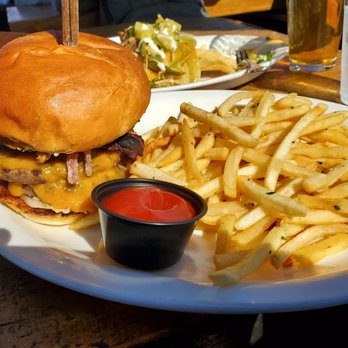 OB Brewery - Bacon Burger - Breweries Near Me - San Diego, California OB Brewery - Bacon Burger - Breweries Near Me - San Diego, California
