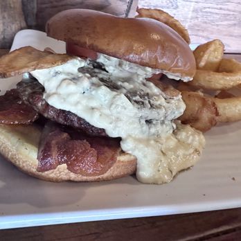 Monkey Town Brewing Company - Beer Cheese Burger. - Breweries Near Me - Dayton, Tennessee Monkey Town Brewing Company - Beer Cheese Burger. - Breweries Near Me - Dayton, Tennessee