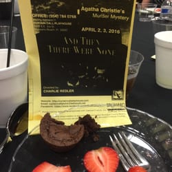 Curtain Call Playhouse - Yummy desserts to good with great performance.