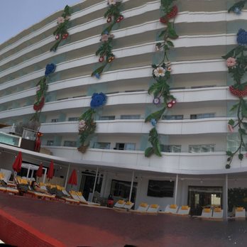 Ushuaïa Ibiza Beach Hotel - Laying out poolside! - Hotels Near Me - Ibiza, PM